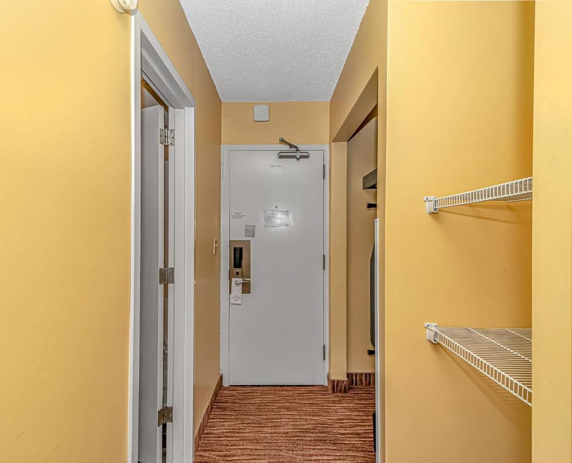 Landmark Resort 1422 Massive Pools And Lazy Rivers Perfect For A Couple Or Party Of 4 Myrtle Beach Room photo